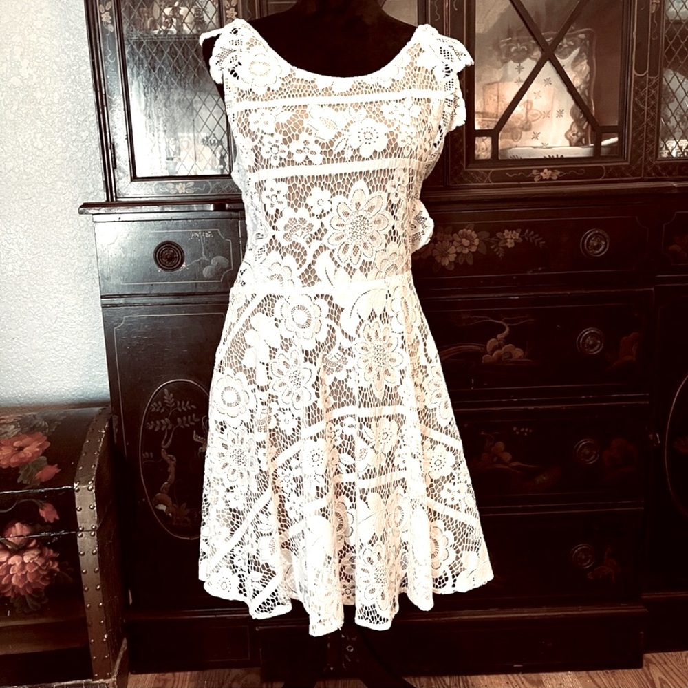 For Love and Lemons White Lace Mini Dress Open Back & Sides Size Large
